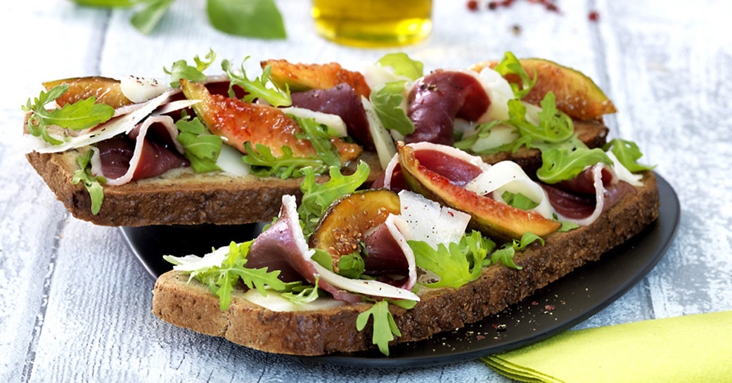 Tartine figue, brebis et magret séché